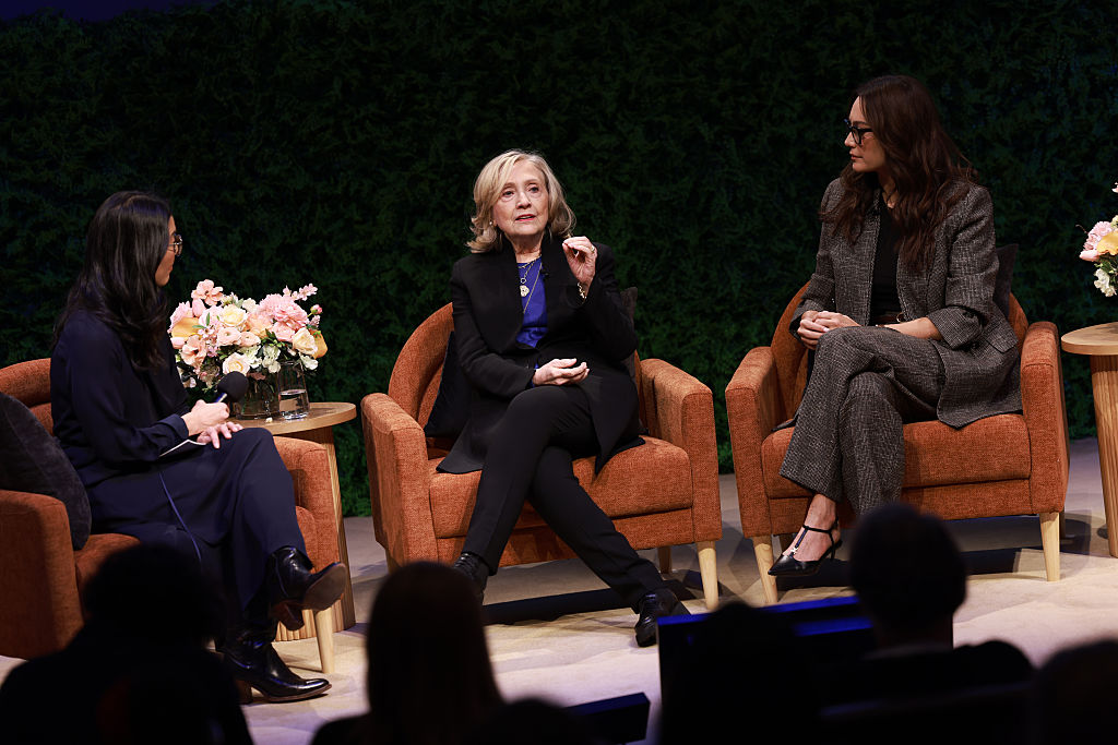 Hillary Clinton Daydreams About ‘Goodbye, Trump’ Announcement at Public Event