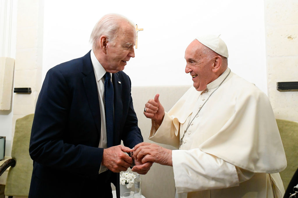 Biden to Attend Pope’s Funeral: Report 
