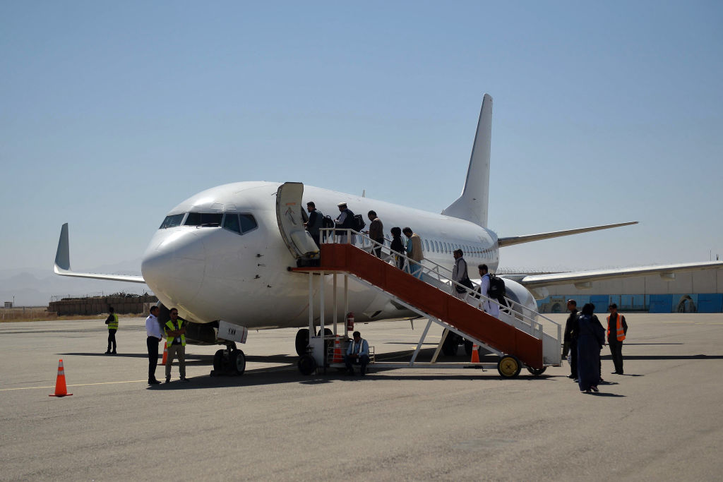 Reporter Discovers ‘Thousands’ Still Attempting to Flee Kabul, Including US Citizens and Green Card Holders