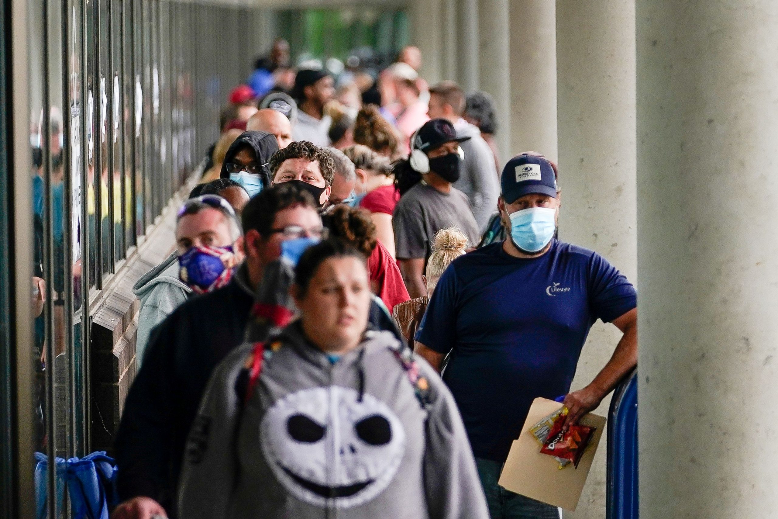 US Weekly Jobless Claims Fall; But a Record 32.9 Million on Unemployment Benefits