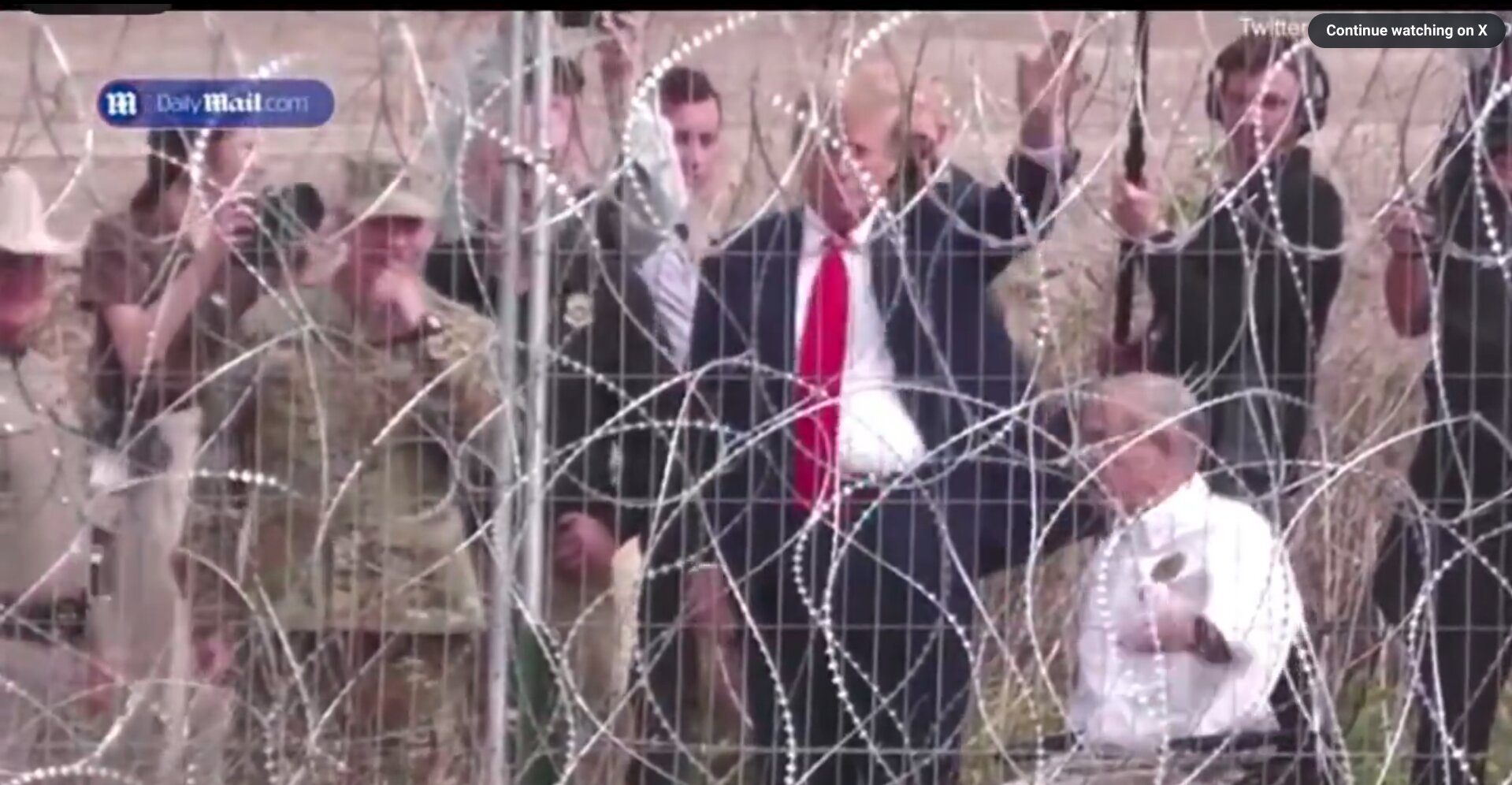 Trump Waves at Migrants Across the Border in Mexico: ‘They Like Trump’