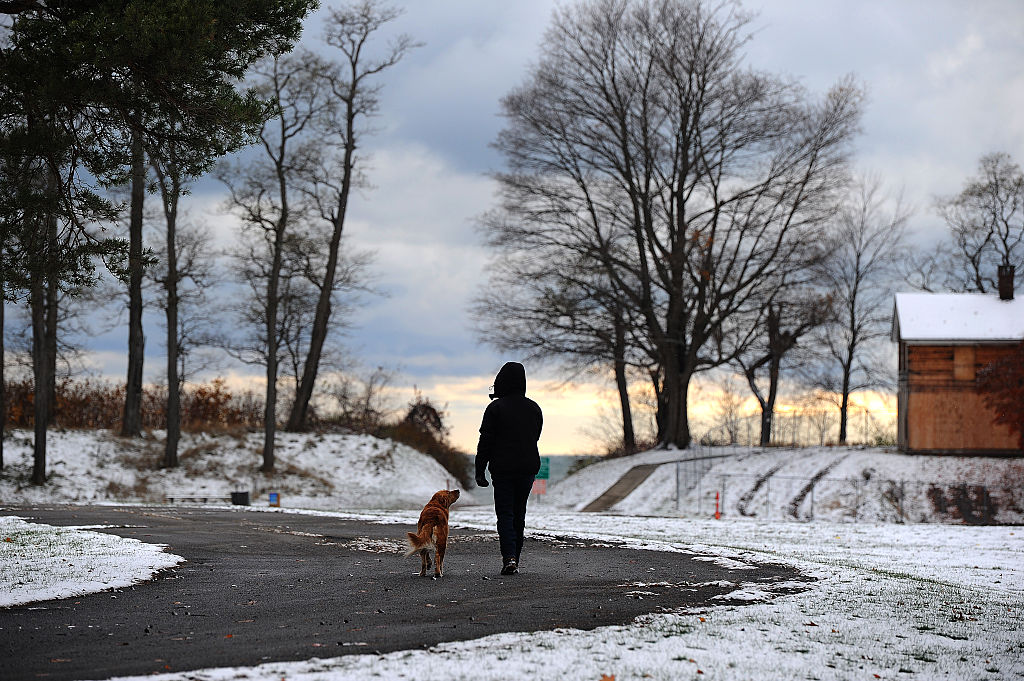 Thanksgiving Travel Threatened as Great Lakes Brace for Major Lake-Effect Blizzard