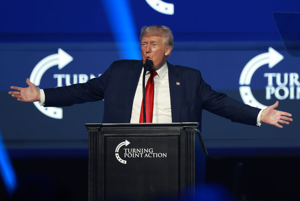 Trump Takes Aim at ‘Fox & Friends’ – Accuses Hosts of ‘Purposely’ Showing the ‘Absolutely Worst’ Pics of Him