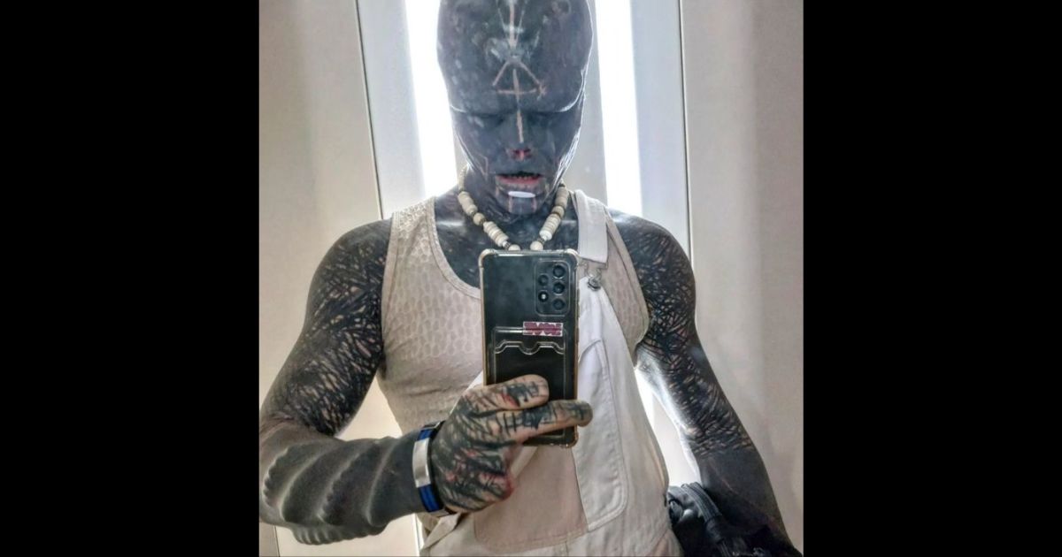 Man Who Transformed Himself Into ‘Alien’ Hits Problem as He’s ‘Barred from Restaurants’