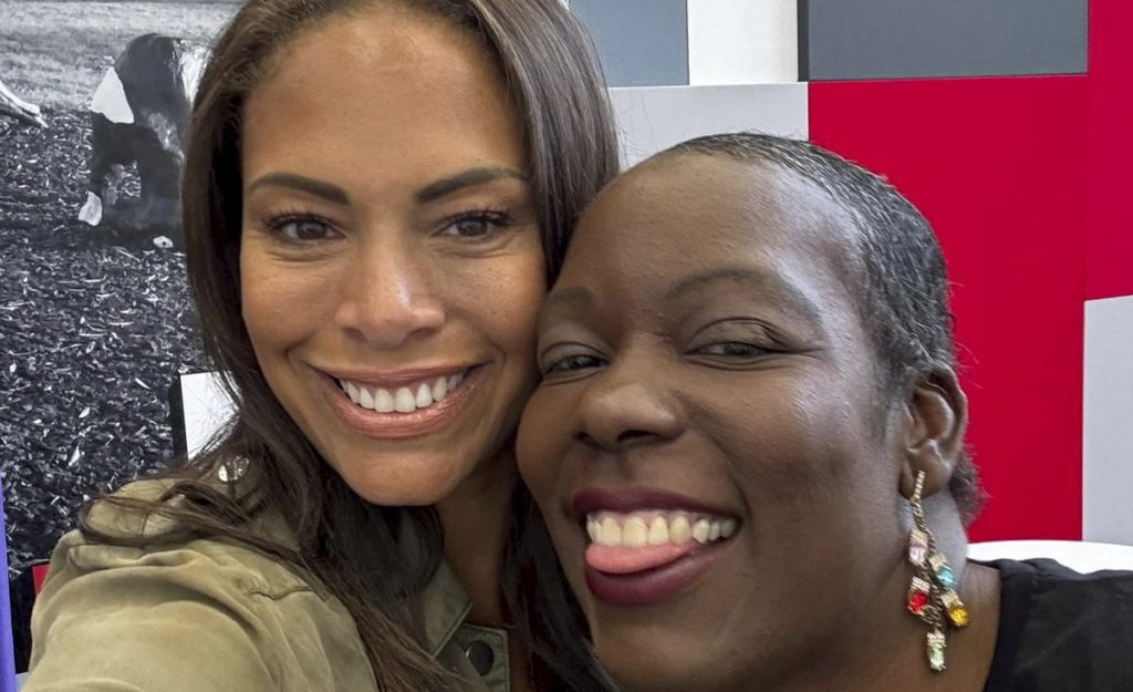 Breast Cancer Survivor Meets Woman Whose TV Story Inspired Life-saving Diagnosis‌
‌