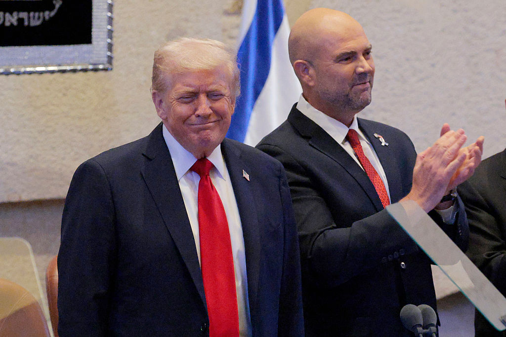 Trump Proclaims ‘New Beginning’ When Signing Israeli Parliamentary Guestbook