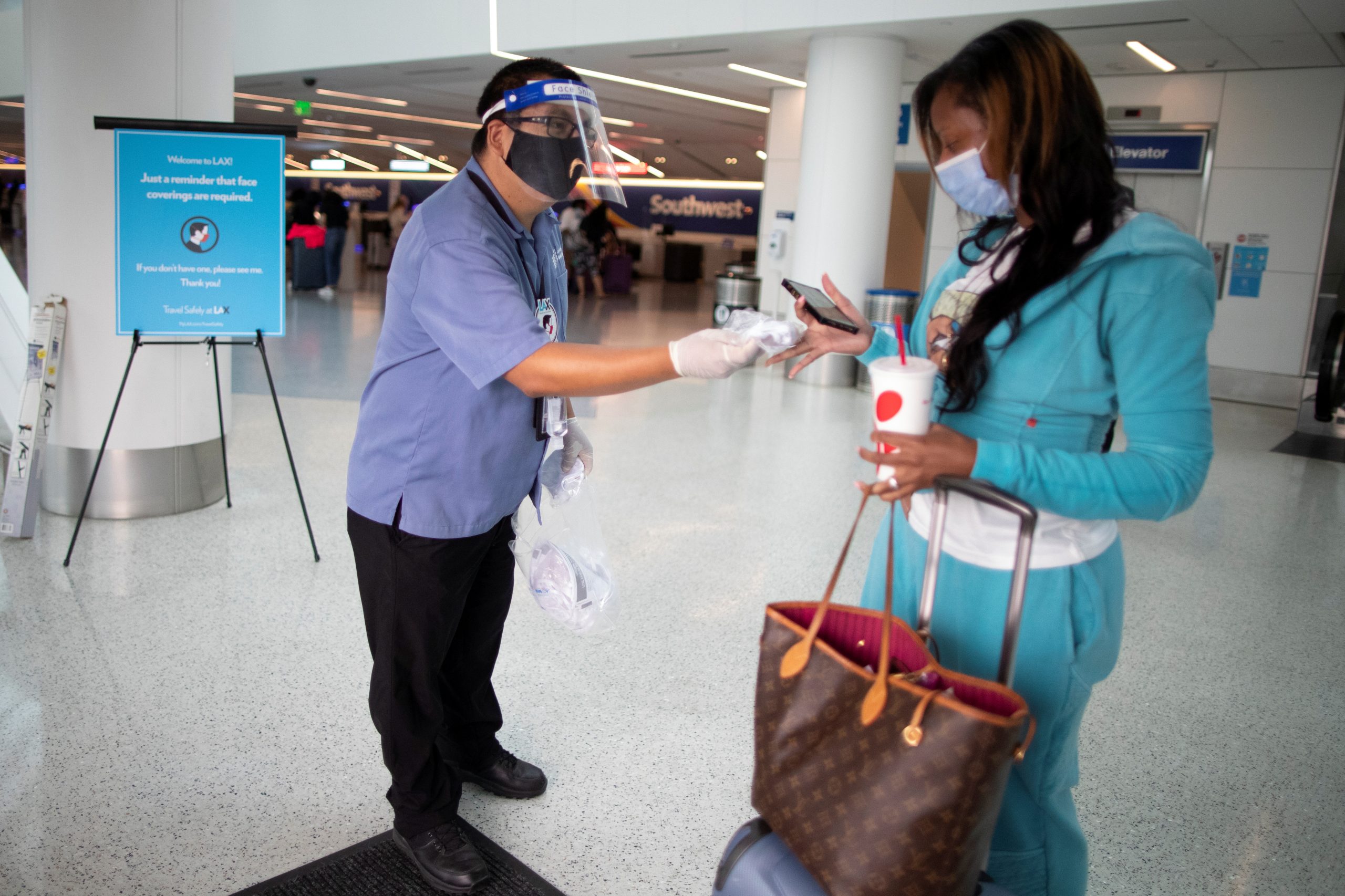 US Airports Screen Millions of Travelers Ahead of Thanksgiving