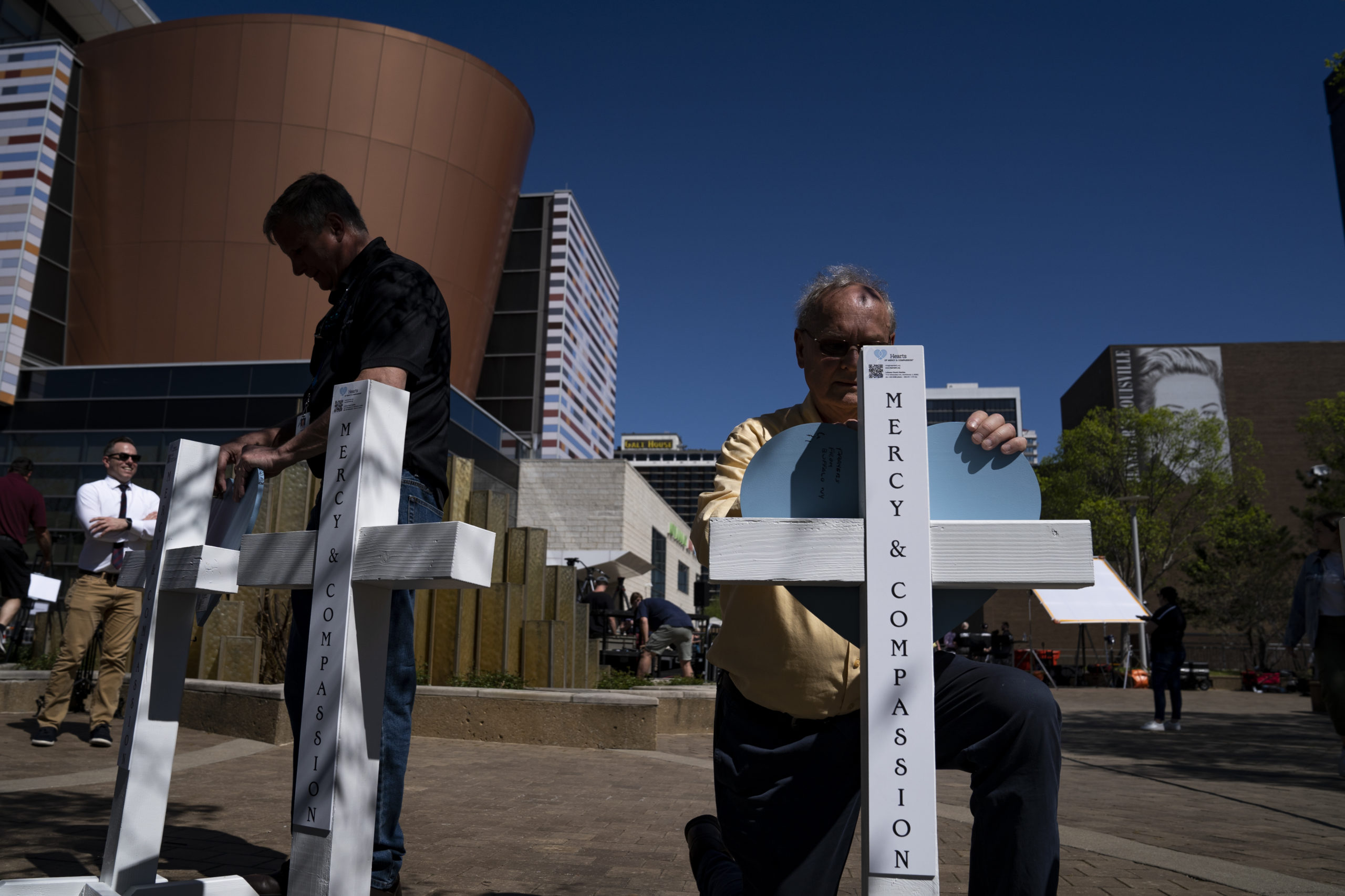 Police Release 911 Call of Frantic Plea from Mom of Louisville Shooter: ‘Oh, My Lord’