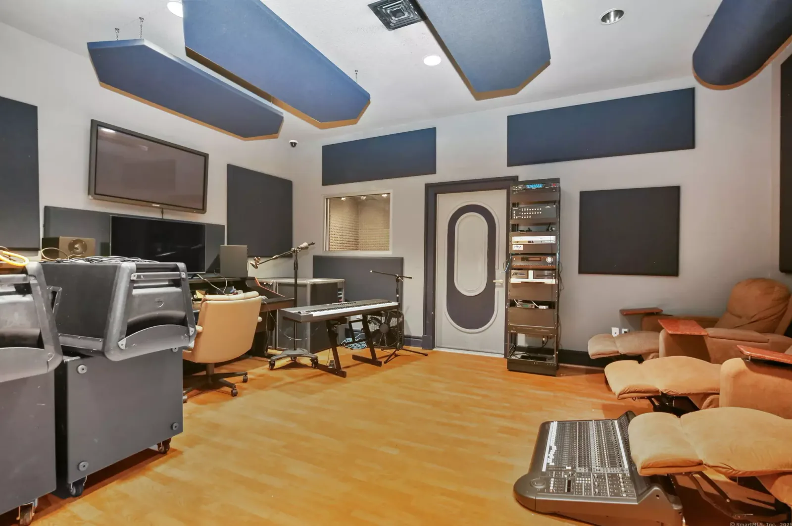 The recording studio, where 50 Cent worked on The Massacre in 2005.