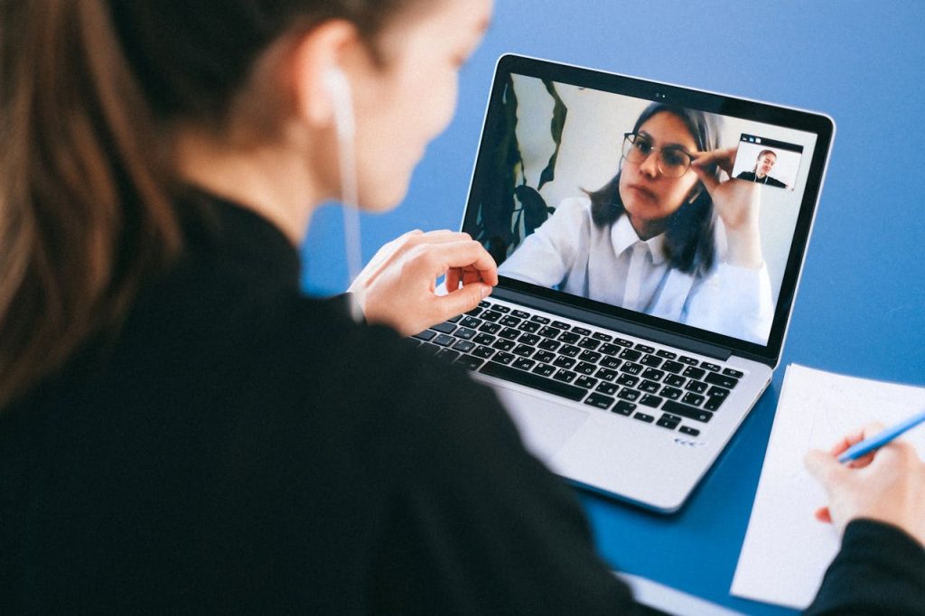 Virtual Backgrounds On Video Calls Impact Fatigue Levels, Study Finds‌
‌