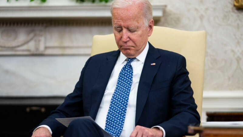Biden’s Job Approval Rating Plummets To New Low in Post-Vaccine-Mandate Poll
