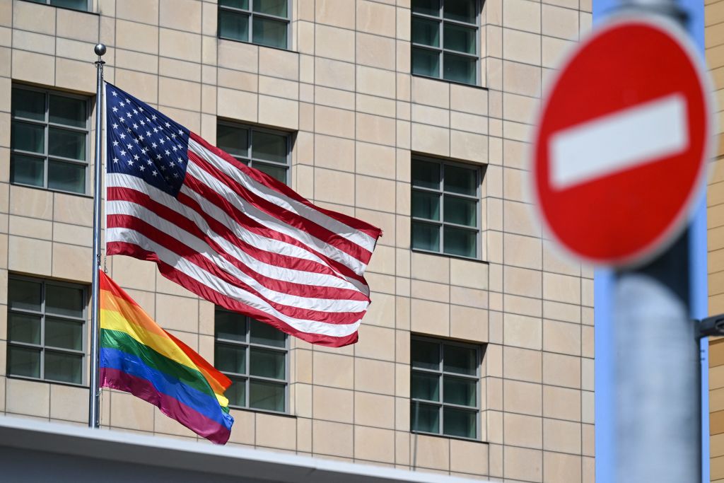 Gov. Calls for Investigation of Prestigious Hospital After Pediatric Transgender Clinic Is Exposed by Conservative Pundit