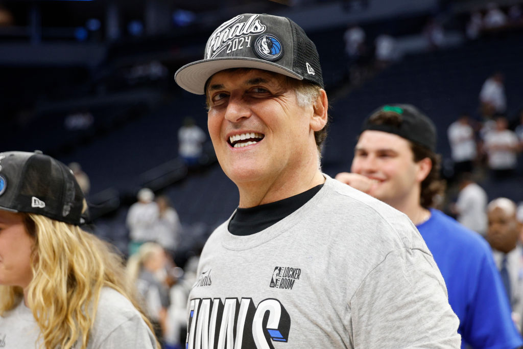Battle of Ages —  Mark Cuban Feuds with Piers Morgan, Bill Ackman Over Biden’s Age