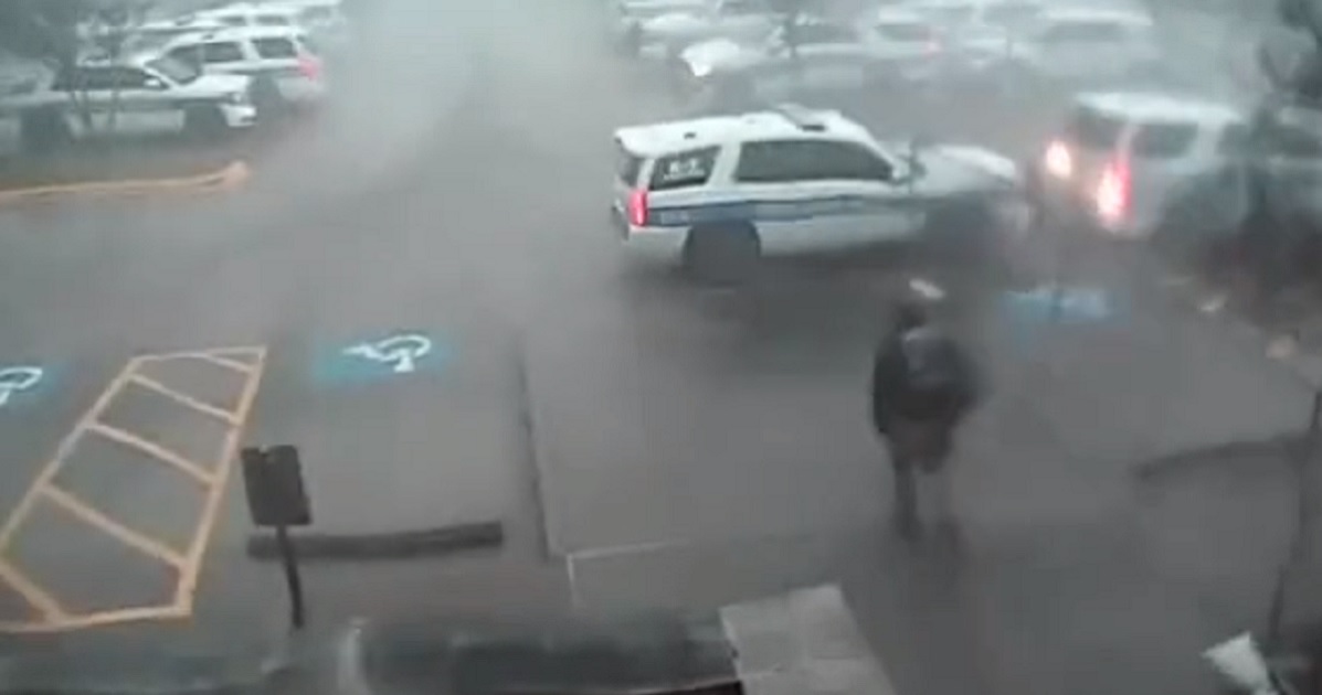 Camera Catches Cop Rushing to Car As Tornado Bears Down on Texas Town, Moments Later It Records Powerful Act of Loyalty