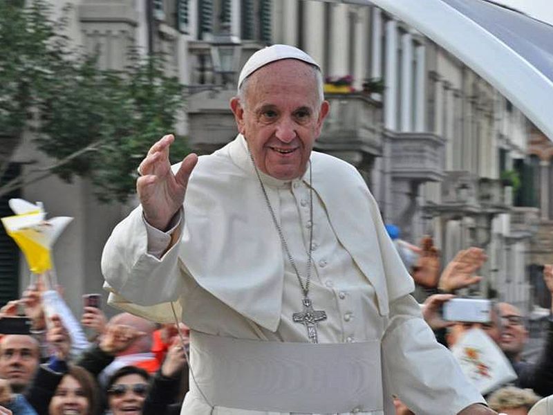 Pope Francis Opens Door For Same-Sex Couples To Receive Certain Blessings