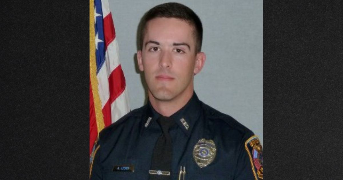 Wounded Cop Uses Single Bullet to Take Down Suspect Who Killed 2 Officers: ‘Calmness Under Chaos’