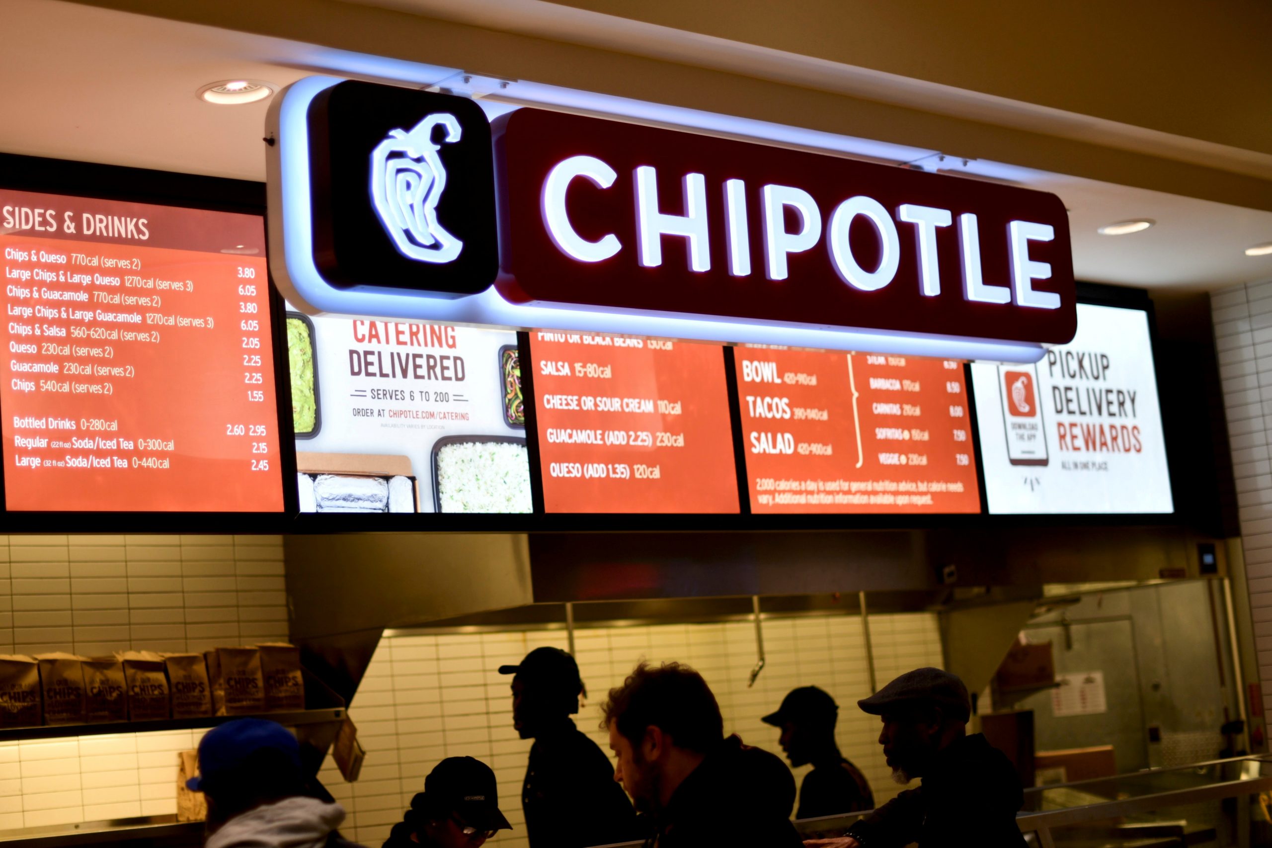Chipotle Hikes Prices in Response To Rising Employee Wages
