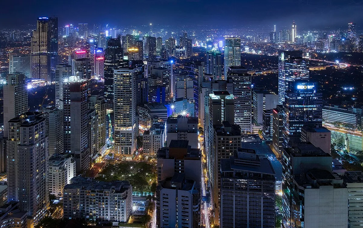 Philippines Plans Spending Push Amid Growth Downgrade