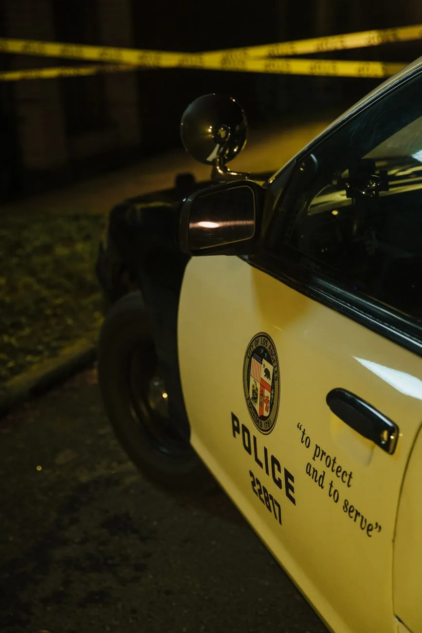 Tampa Cruiser Injures Two Officers, Suspect