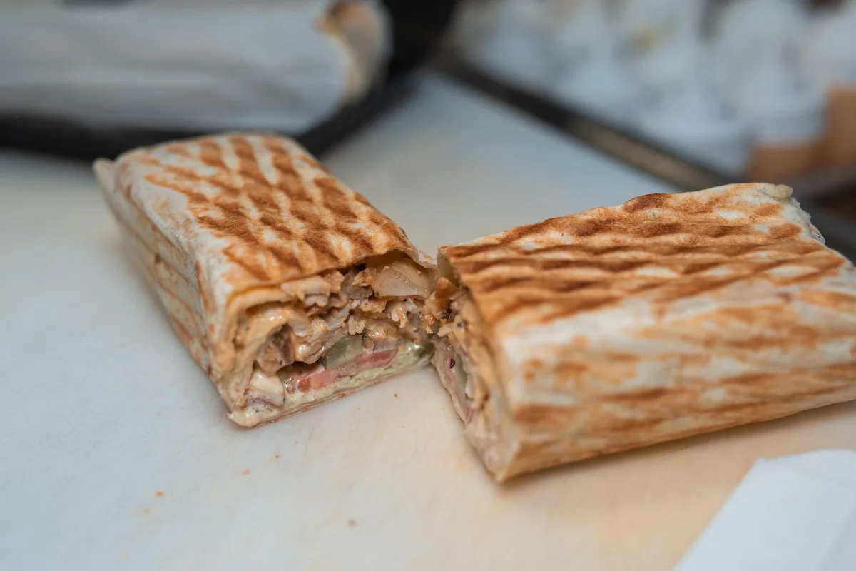 Beirut’s $13 Sandwich Highlights Lebanon’s Economic Divide
