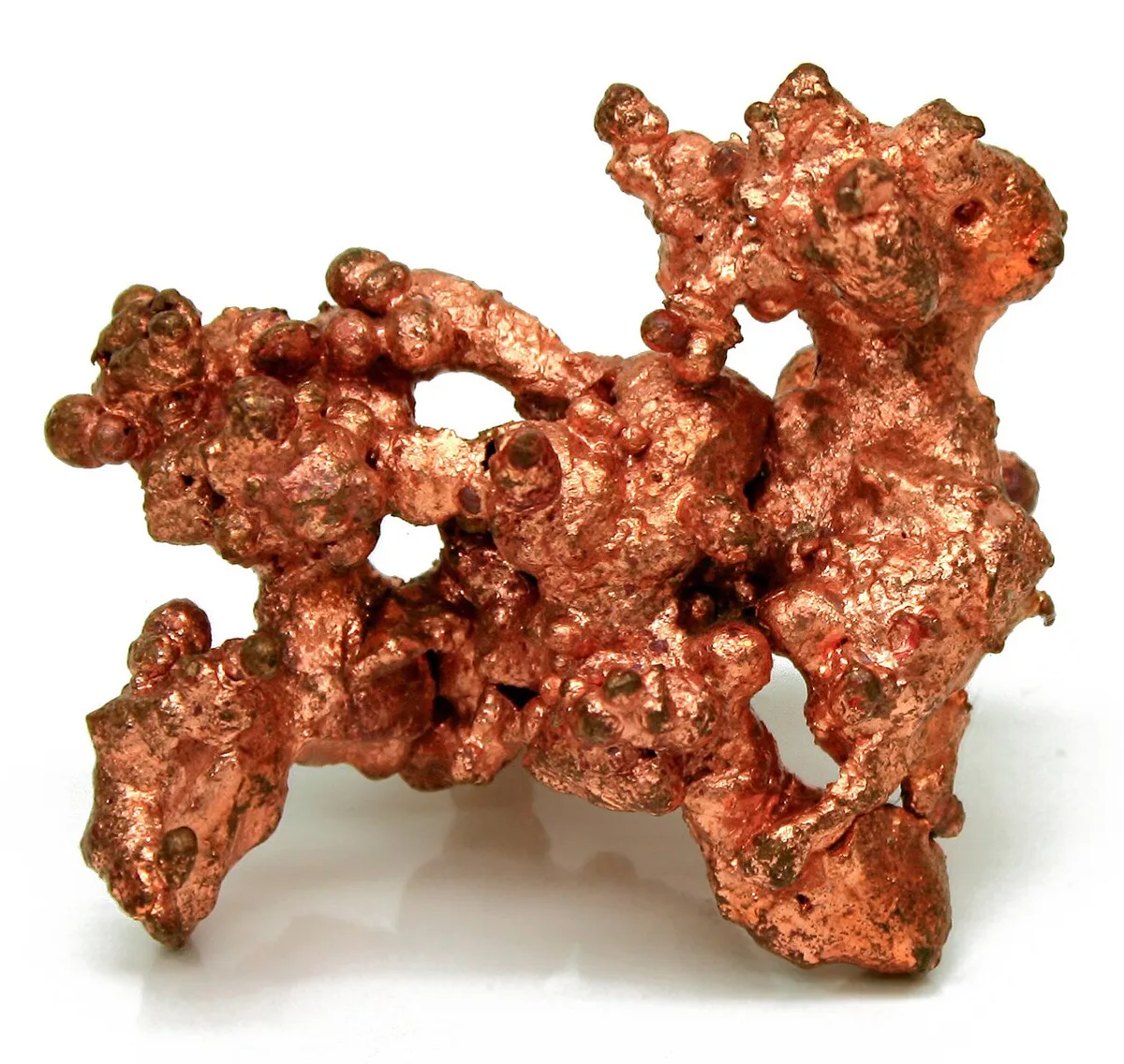 Copper climbs toward record; tariff threat looms
