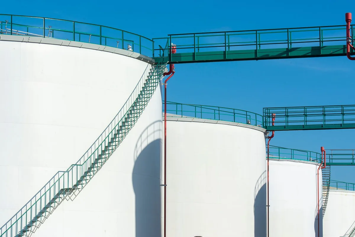 China’s Oil Stockpile Cushions Prices Amid Iran Conflict