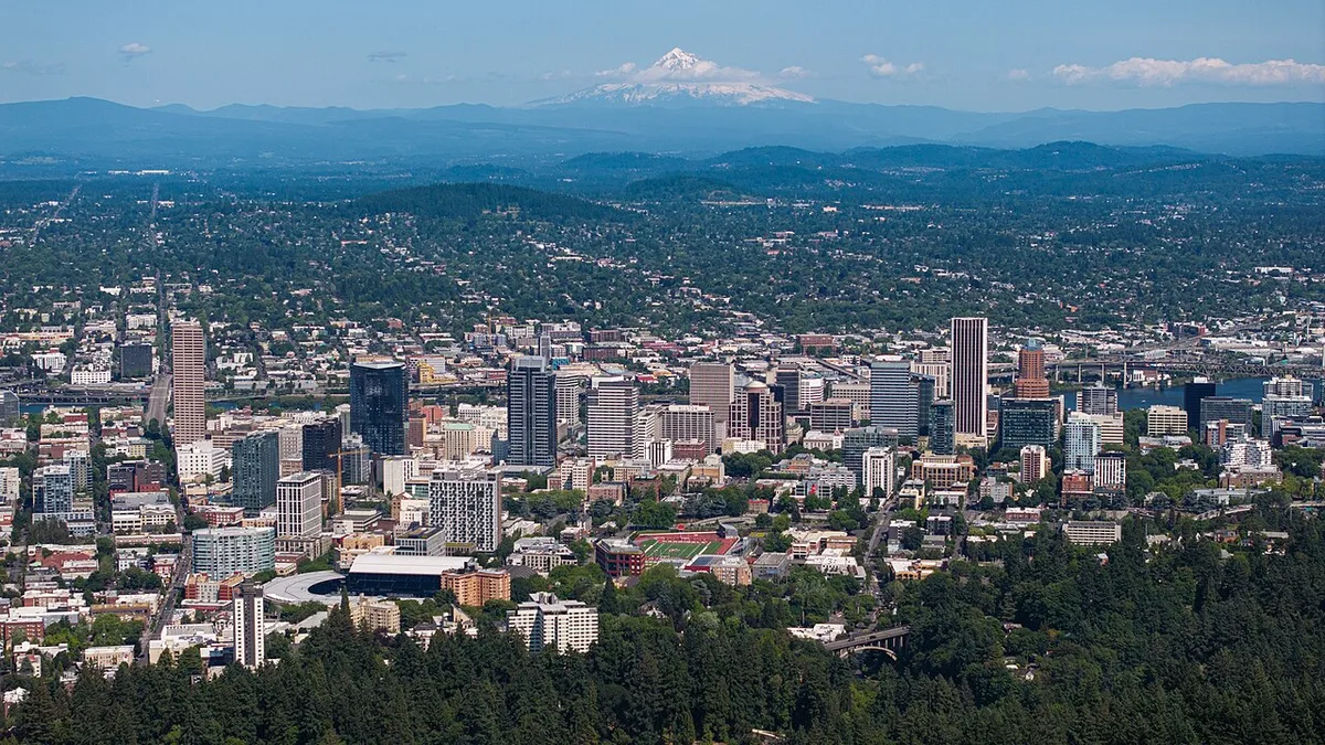 Weekend Rain Possible Pacific Northwest, East Dry