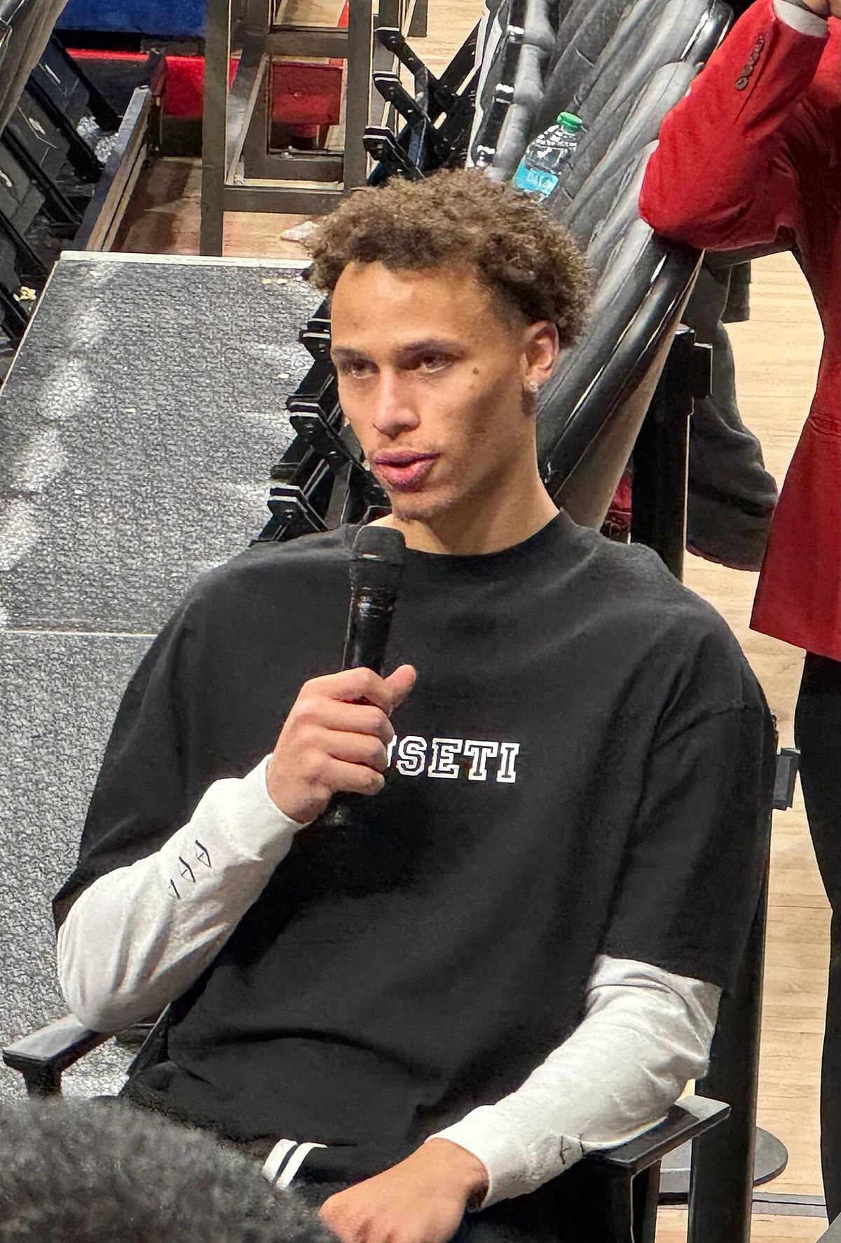 Daniels’ Seven Steals Fuel Hawks’ Record 47-Point Win