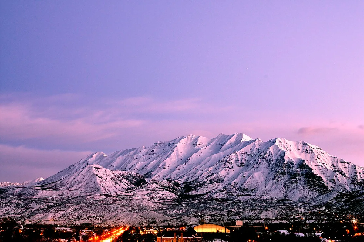 Hiker Dies, Nine Injured in Utah Lightning Strike