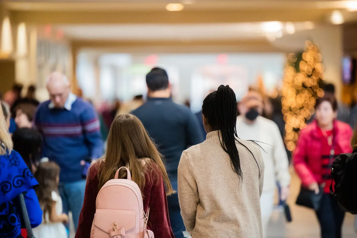 NRF forecasts 4.2% holiday sales jump to $1.013 trillion