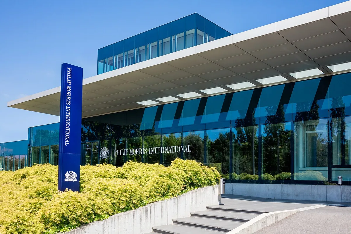 Philip Morris Lowers EPS Outlook, Posts Q3 Beat