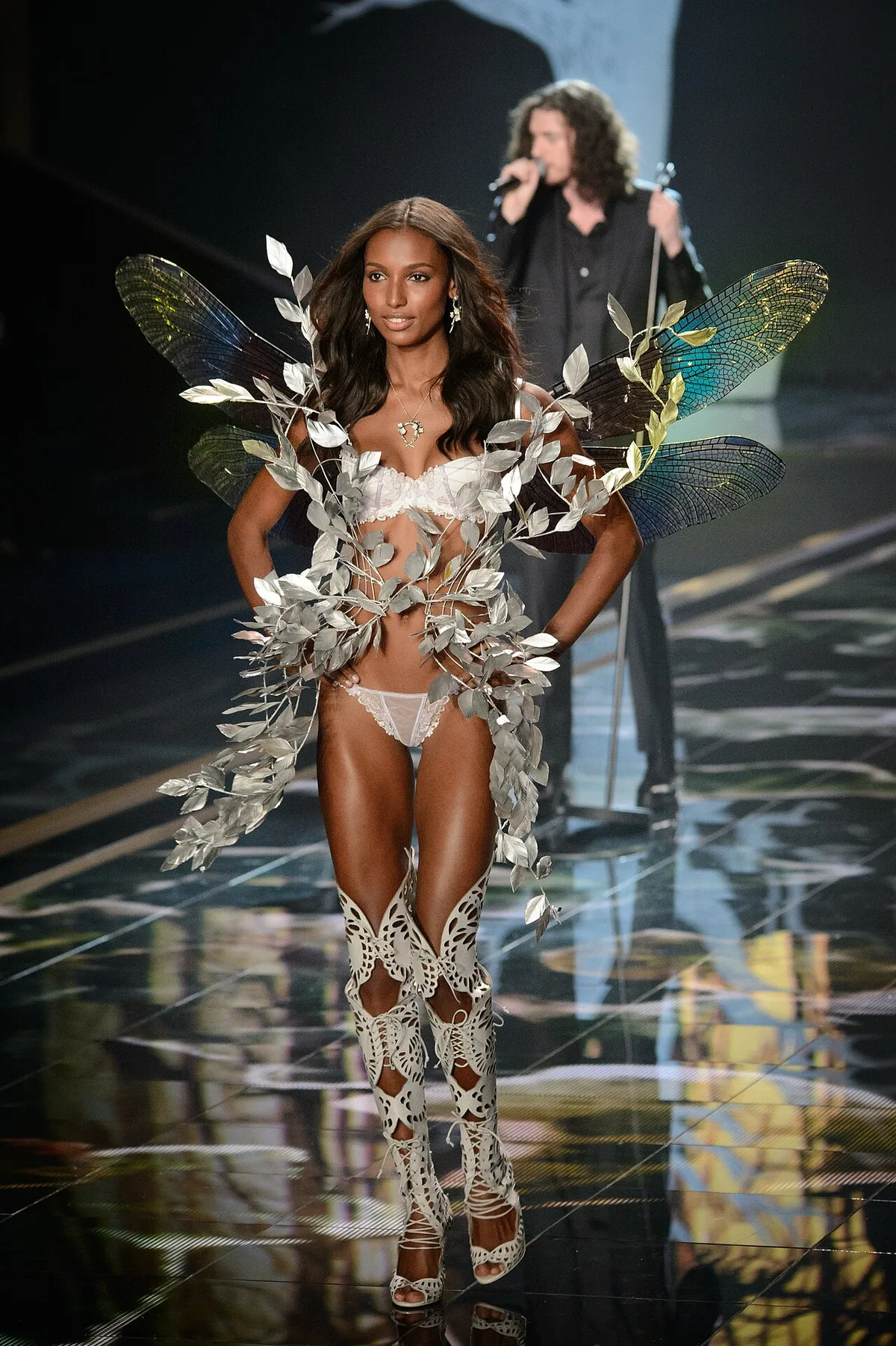 Victoria’s Secret Fashion Show Returns to Los Angeles