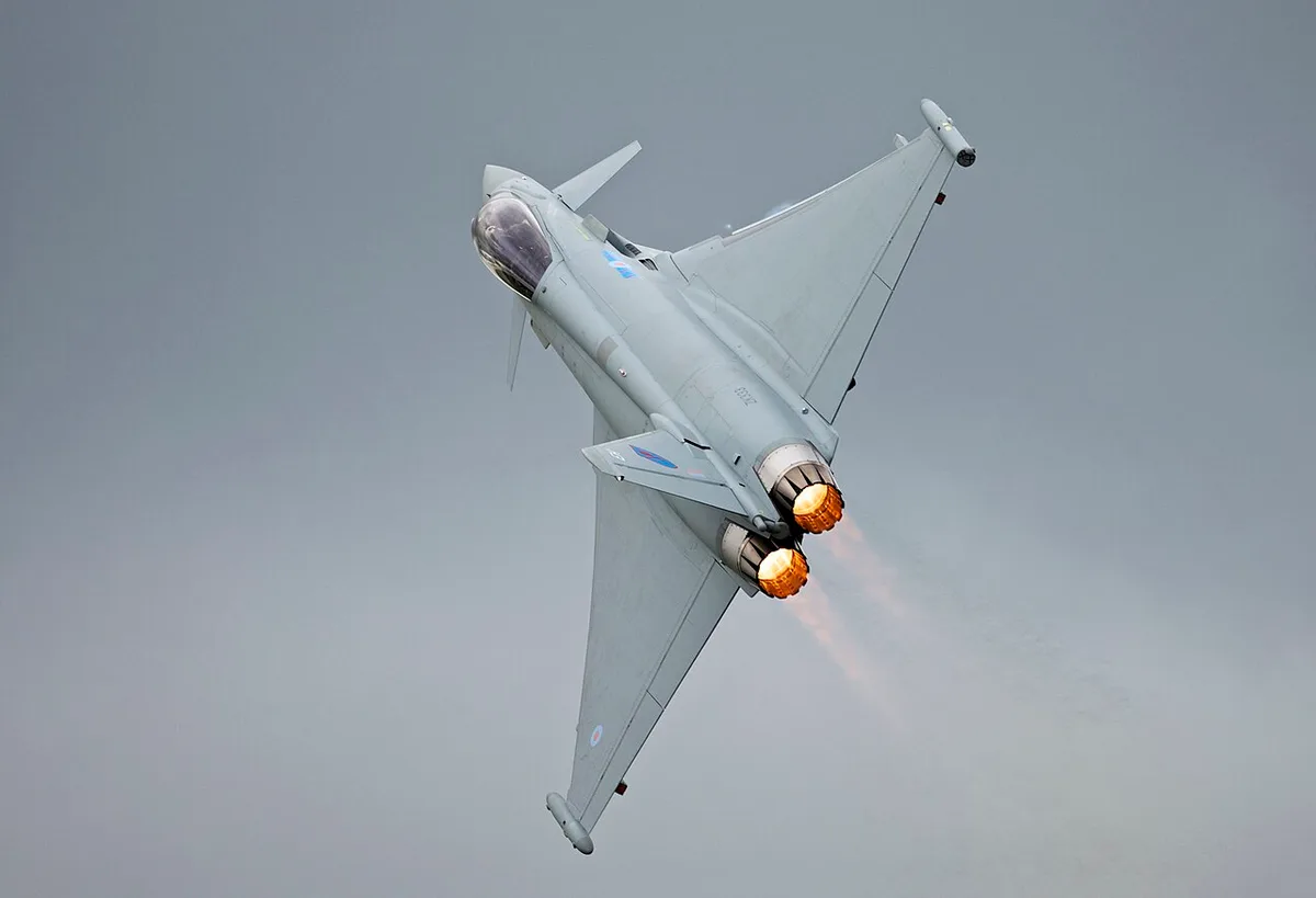 UK to deploy RAF jets for defensive missions against Houthi attacks