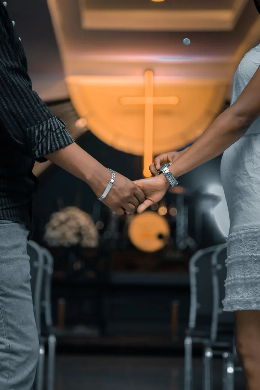 Daily Signal report says faith strengthens marriages