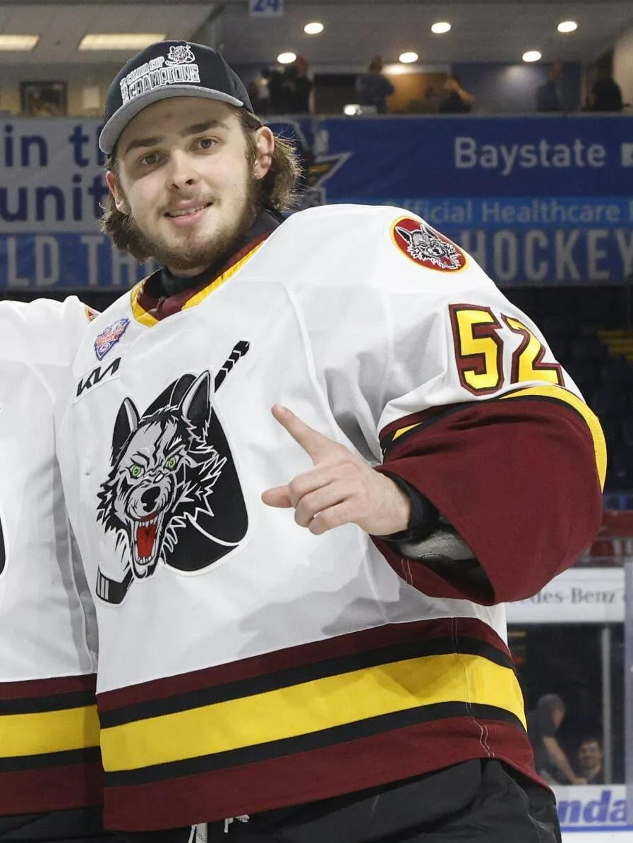 Hurricanes Sign Kochetkov to $7.9M Extension