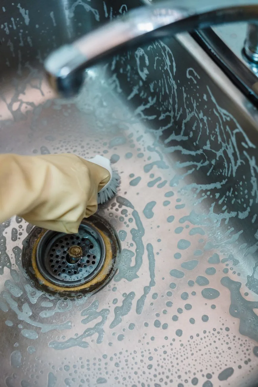 How to unclog a kitchen sink