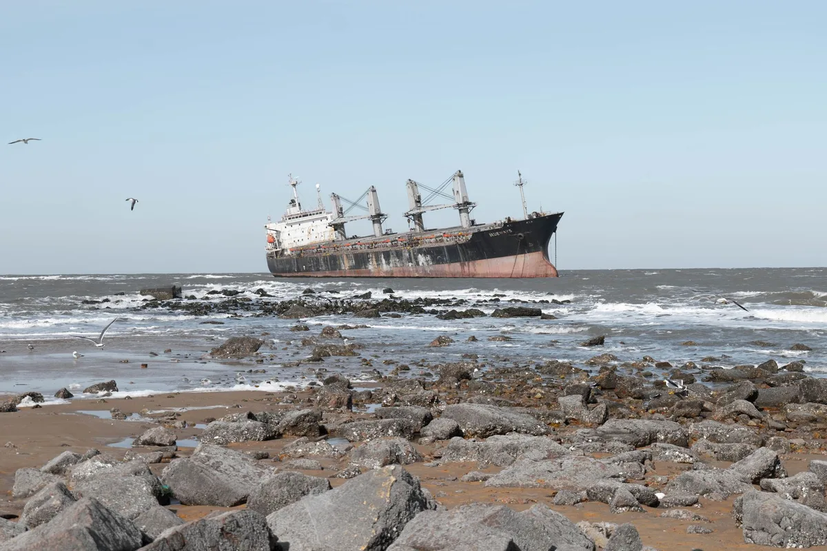 Sri Lanka Repatriates 40 Stranded Iranian Sailors