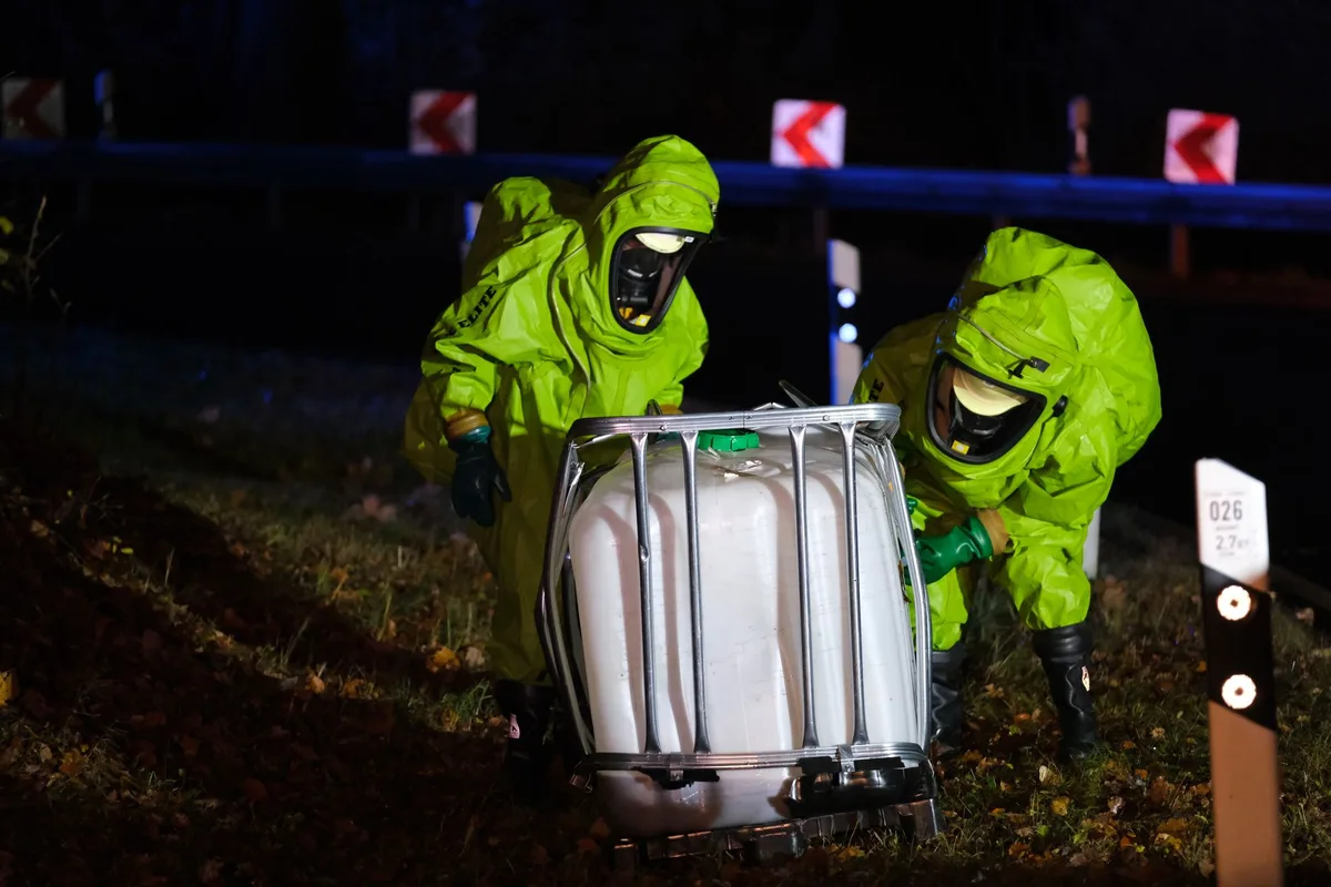 Toledo Chemical Leak Prompts 1-Mile Evacuations, 3-Mile Shelter Orders