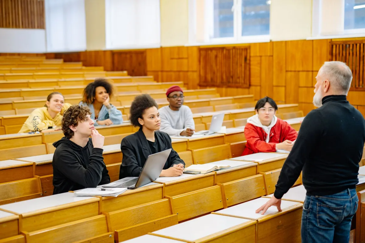 Four UT Professors Earn Regents Outstanding Teaching Awards