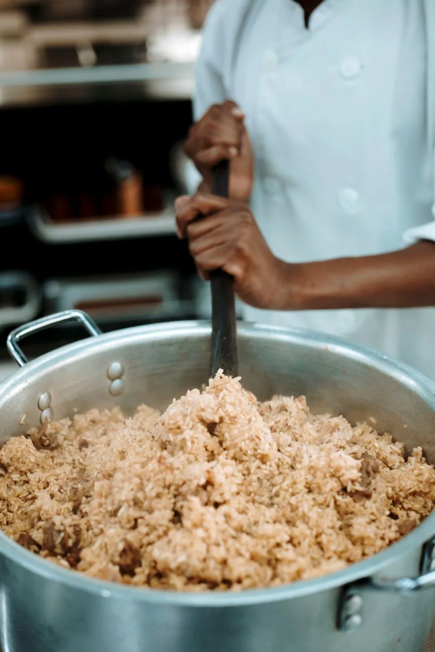 Exact water ratio and sealed low heat keep stove rice fluffy
