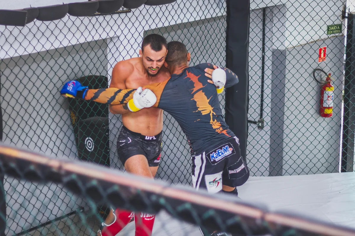 Volkanovski stops unbeaten Evloev Yan beats Dvalishvili in rematch