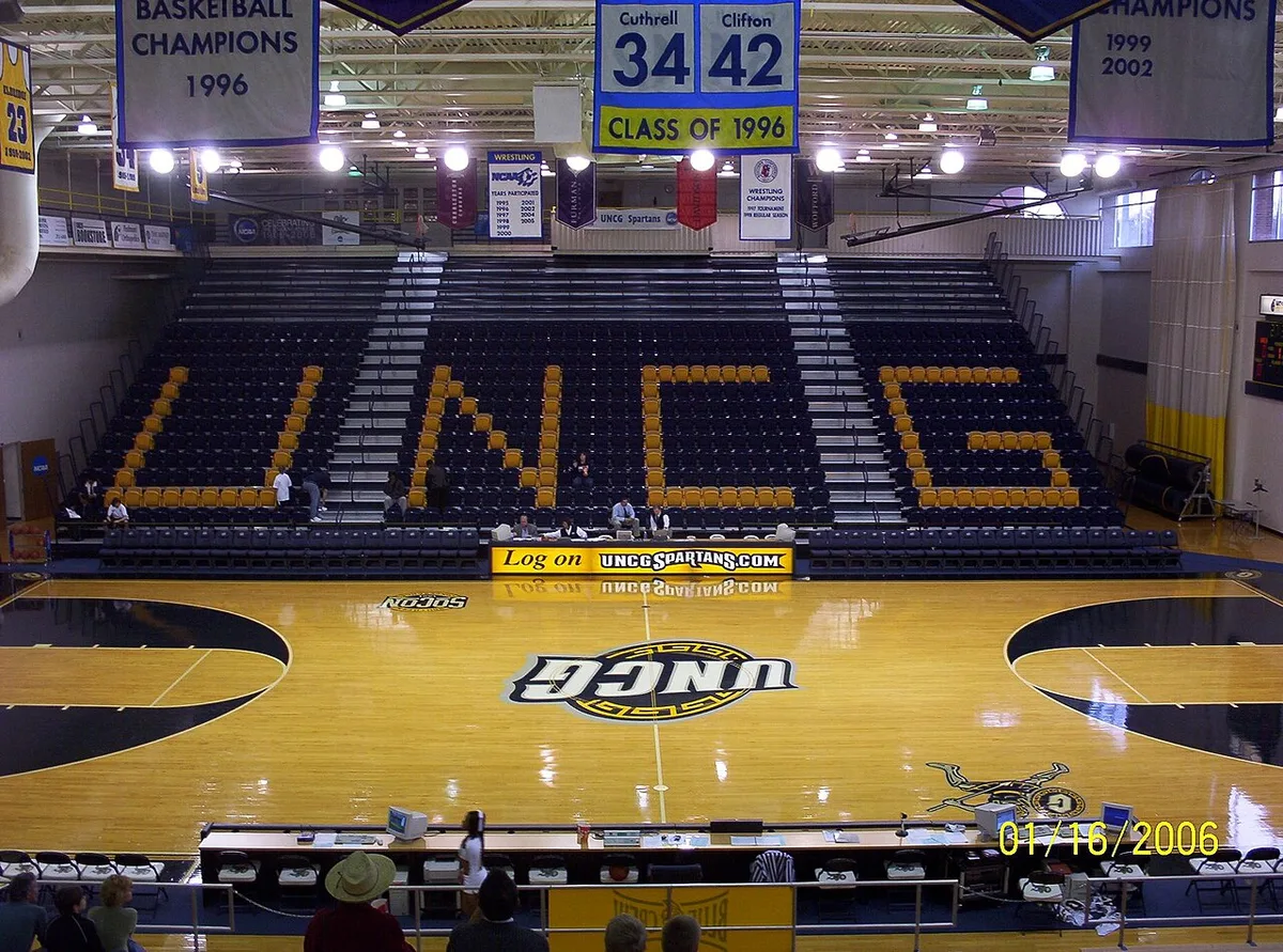 UNCG Volleyball Extends SoCon Streak to Seven