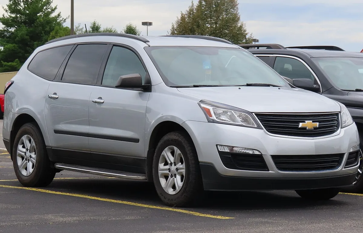 GM Plans Hybrids for Three SUVs at Lansing