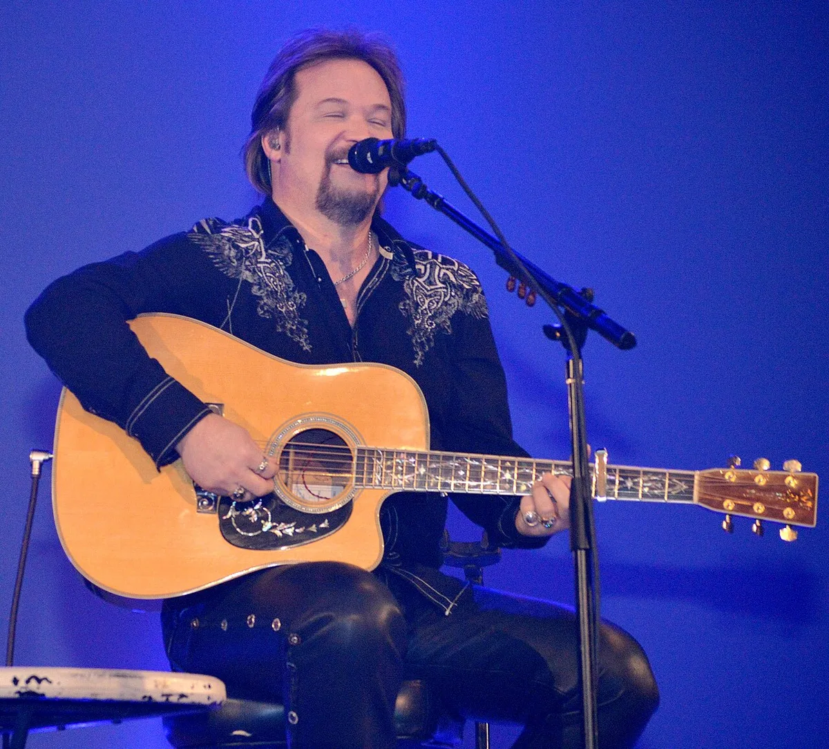 Travis Tritt plans three-show return after pneumonia