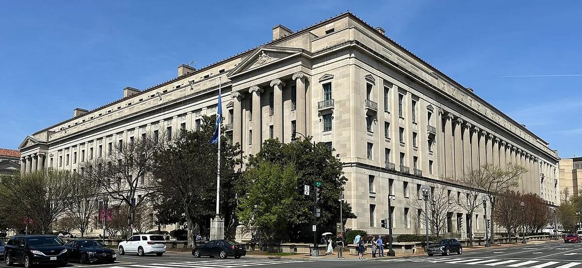 Most DOJ Protest Cases End Without Felony Convictions