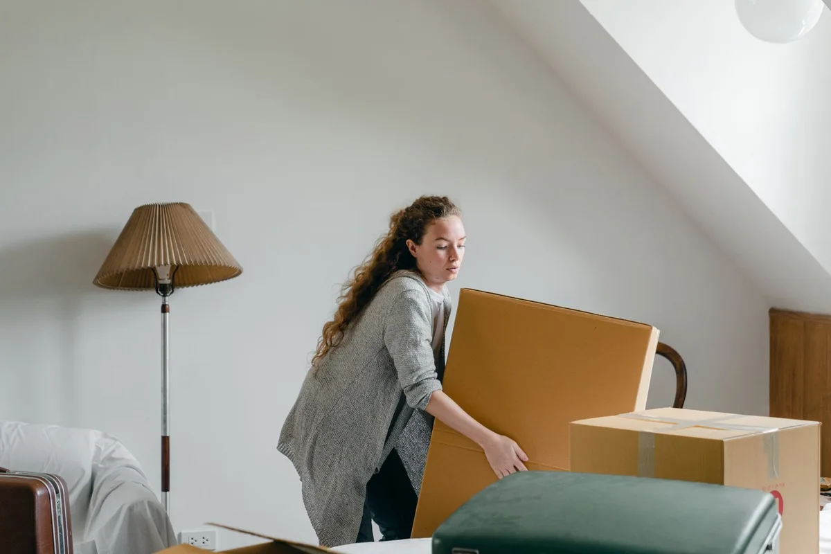How to lift a heavy box safely