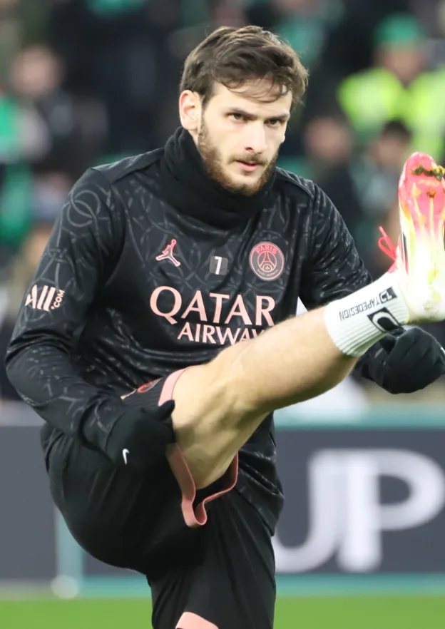 Kvaratskhelia Could Miss Season After ACL Rupture