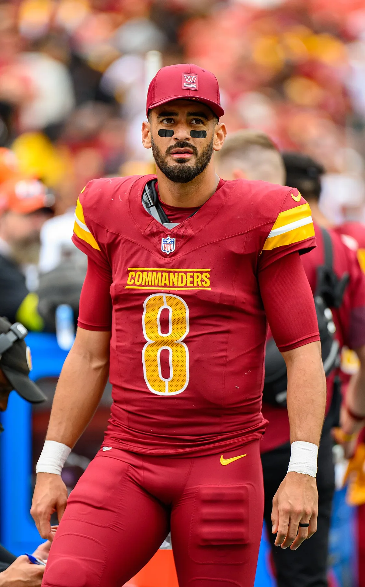 Mariota Ruled Out of London Game With Knee Injury