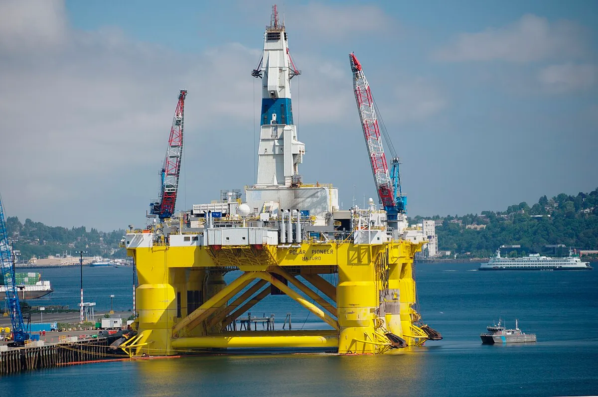 Gabon Oil Rig Sinks, Five Crew Missing