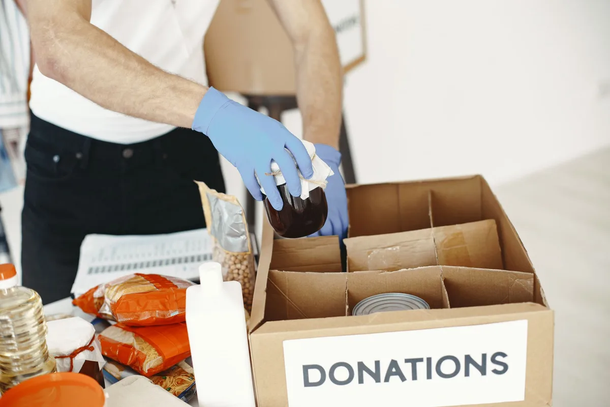 Illinois Colleges Plan Statewide Food Drive